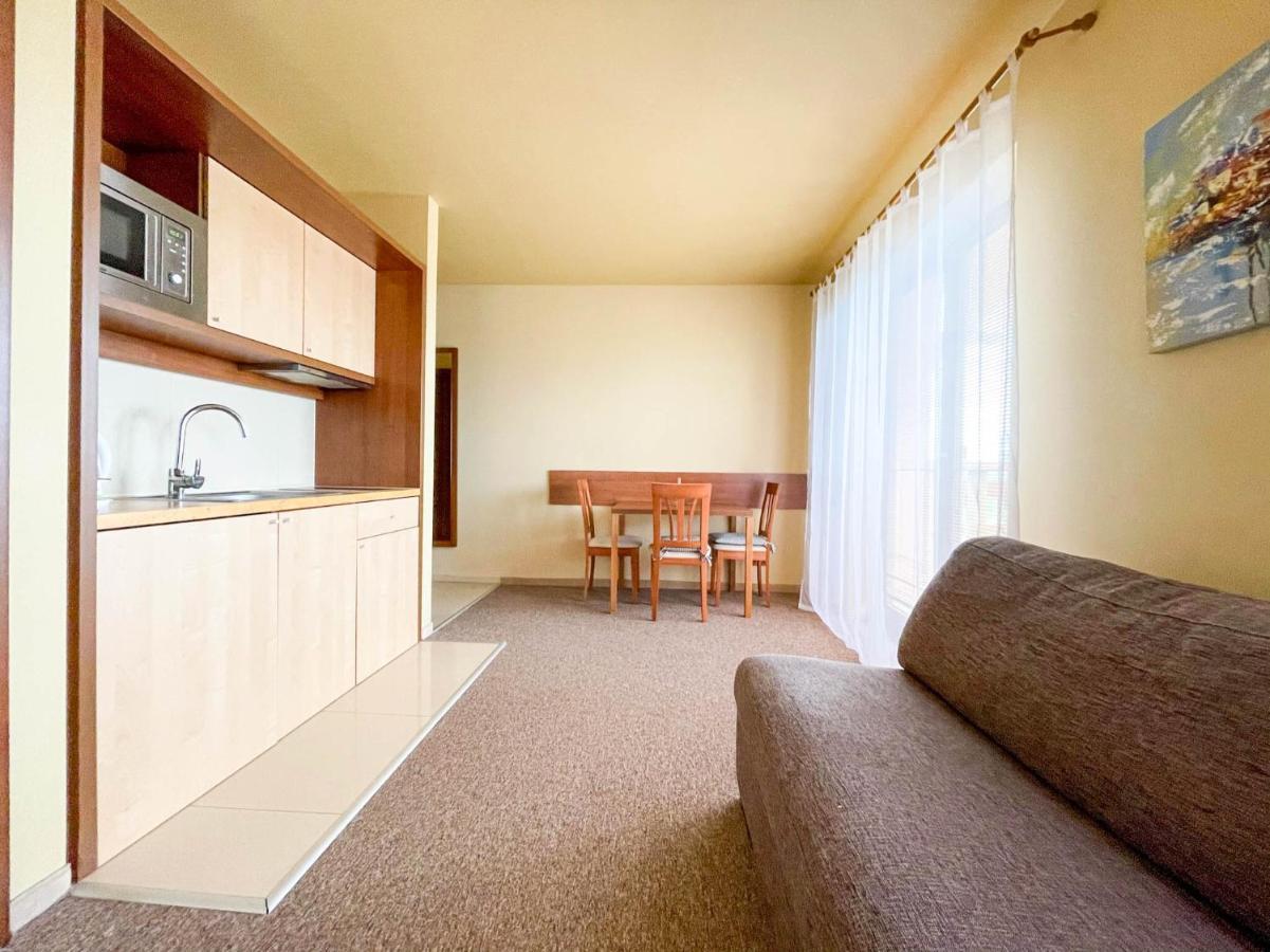 Apartment With Terrace & Amazing View Vel'ka Lomnica Exteriör bild