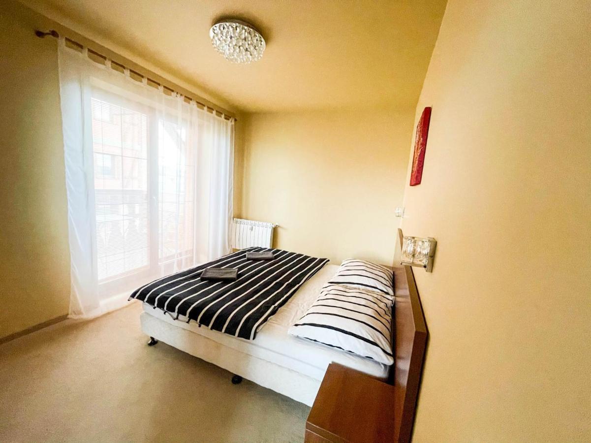 Apartment With Terrace & Amazing View Vel'ka Lomnica Exteriör bild