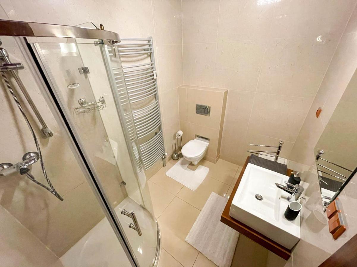Apartment With Terrace & Amazing View Vel'ka Lomnica Exteriör bild